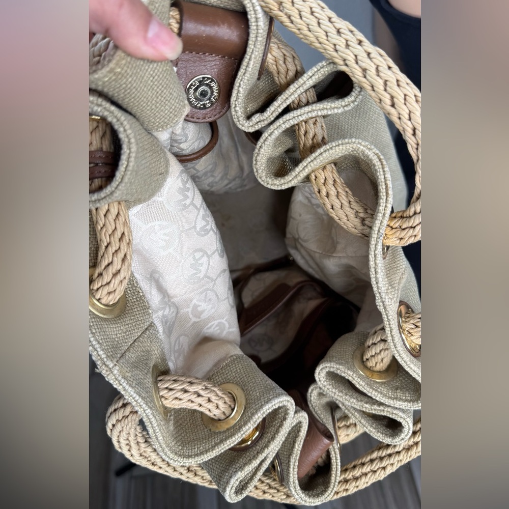 Michael Kors Canvas &‎ Leather Drawstring Bucket Bag Beige/Tan Shoulder Tote - Picture 6 of 9